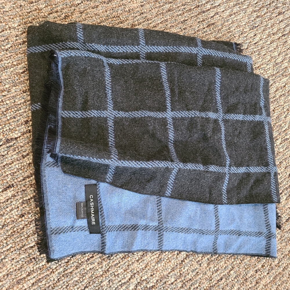 Scarves - Picture 3 of 4